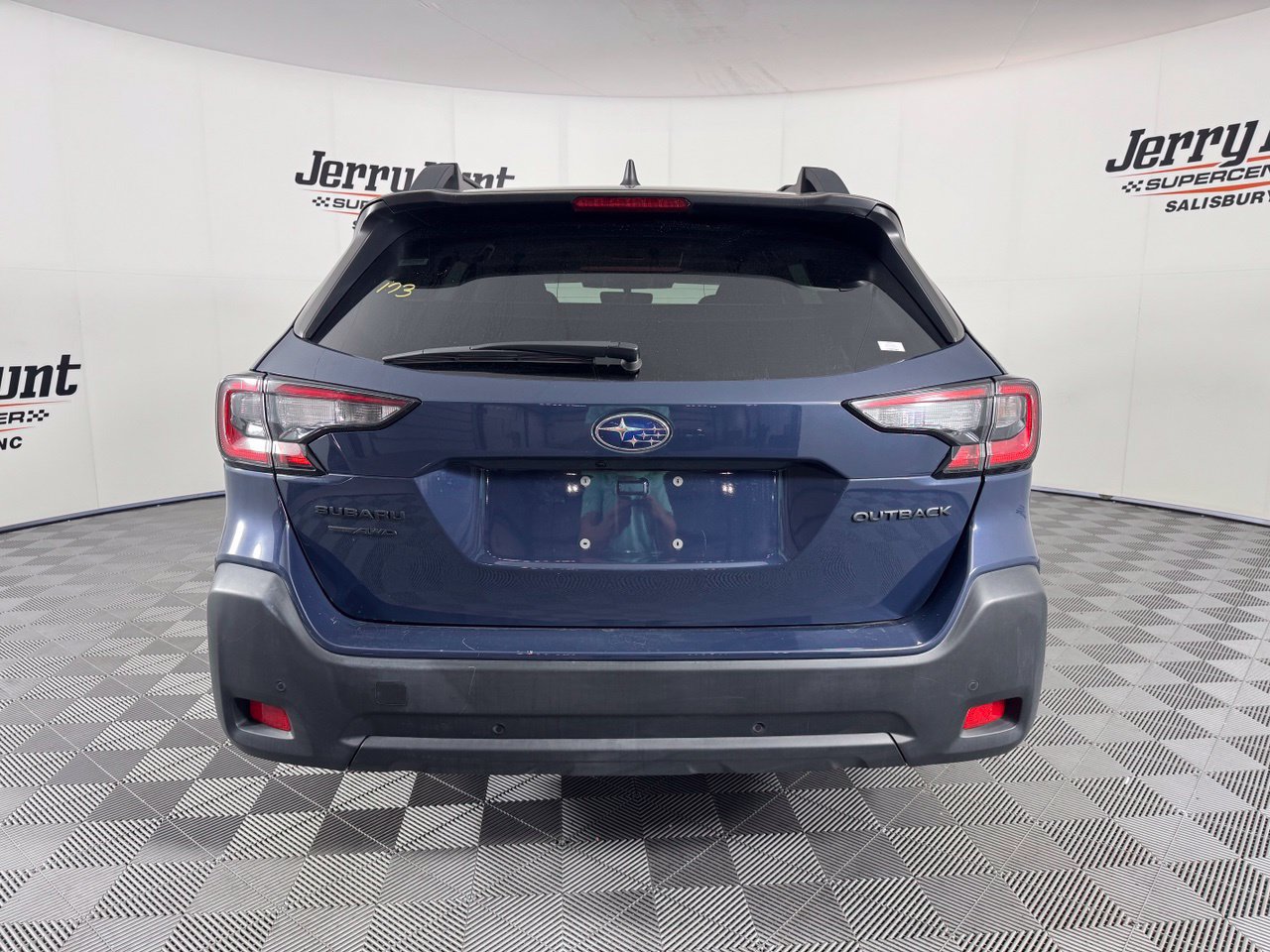 Used 2025 Subaru Outback Onyx Edition AWD/4WD image 8