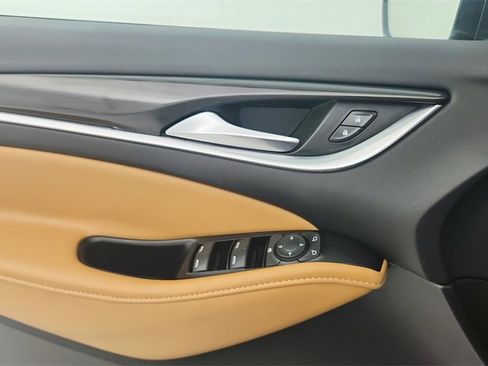 Used 2019 Buick Enclave Essence image 25