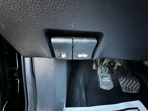 Used 2019 Nissan Rogue Sport SV image 24