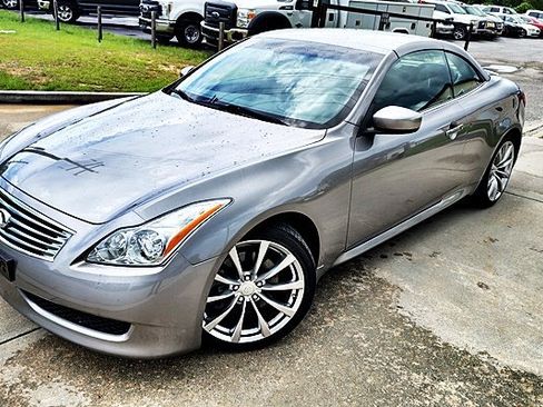 Used 2009 INFINITI G37 Convertible w/ Premium Pkg RWD image 3