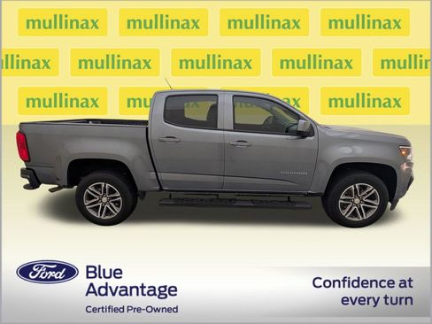Used 2022 Chevrolet Colorado W/T w/ Custom Special Edition image 2