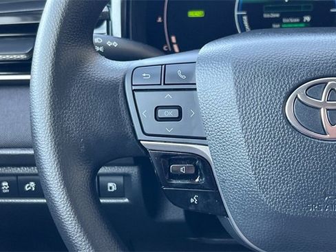 Used 2025 Toyota Camry LE image 29