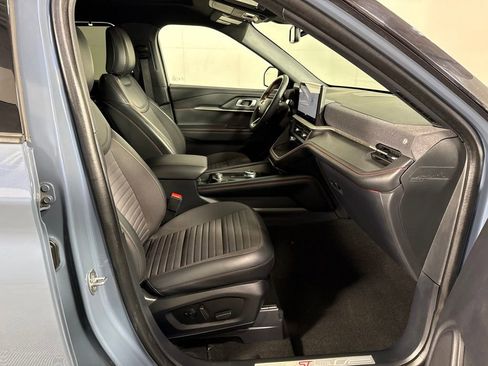 Used 2025 Ford Explorer ST-Line w/ Premium Package AWD/4WD image 16