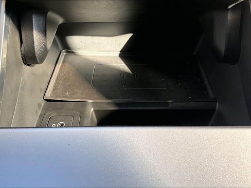 Used 2024 Land Rover Range Rover Velar S image 32