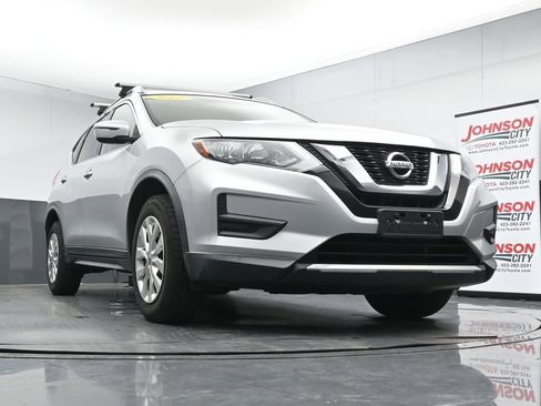 Used 2017 Nissan Rogue S w/ S Appearance Package AWD/4WD image 33