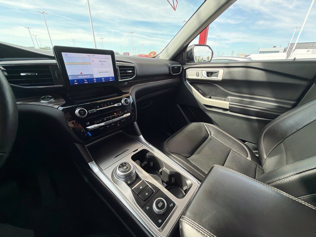 Used 2021 Ford Explorer Limited w/ Equipment Group 301A AWD/4WD image 40