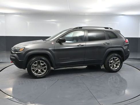 Used 2022 Jeep Cherokee Trailhawk image 10