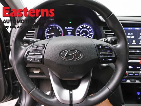 Used 2020 Hyundai Elantra Limited w/ Winter Weather Package FWD image 10