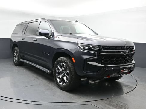 Used 2023 Chevrolet Suburban Z71 AWD/4WD image 2