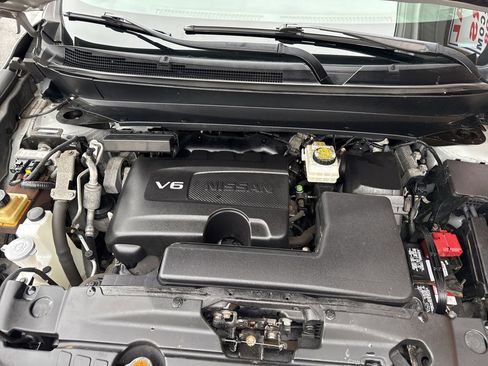 Used 2018 Nissan Pathfinder SL image 35