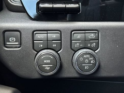 New 2026 Chevrolet Silverado 1500 ZR2 w/ Dark Appearance Package AWD/4WD image 27