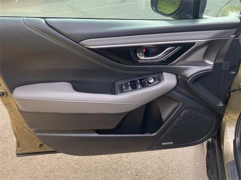 Used 2025 Subaru Outback Onyx Edition XT image 12