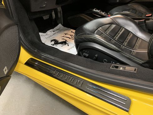 Used 2017 Ferrari 488 Spider image 14