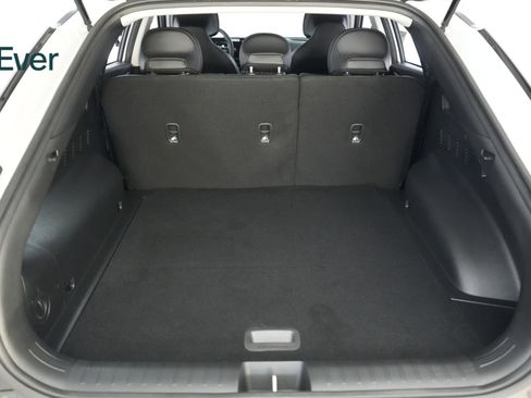 Used 2025 Kia EV6 Light w/ Light LR Technology Package RWD image 8
