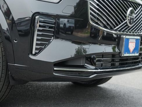 New 2026 Volvo XC90 T8 Plus w/ Protection Package Premier AWD/4WD image 14