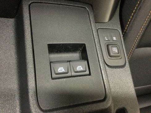 Used 2023 Ford Bronco Badlands w/ Sasquatch Package image 17