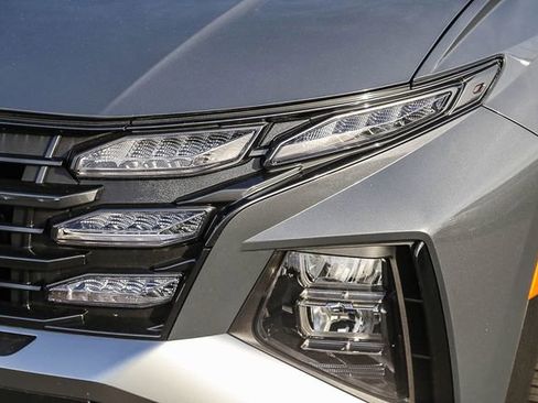 New 2026 Hyundai Tucson Blue SE image 8