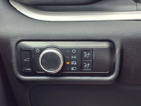 Used 2024 Ford Explorer XLT AWD/4WD image 19