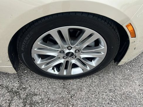 Used 2014 Lincoln MKZ w/ Equipment Group 102A Reserve FWD image 29