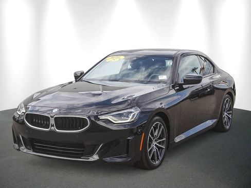 Used 2025 BMW 230i Coupe RWD image 3
