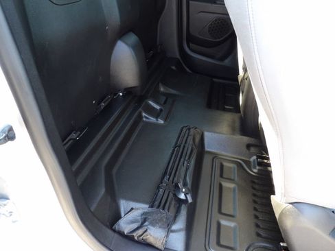 Used 2020 Chevrolet Colorado W/T RWD image 30