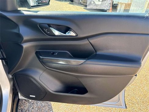 Used 2018 GMC Acadia SLT image 18