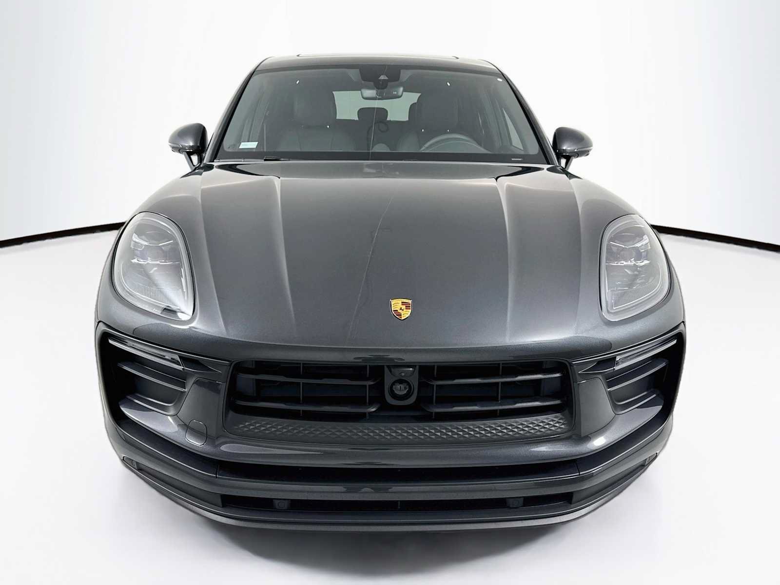 Used 2026 Porsche Macan AWD/4WD image 6