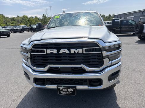 Used 2026 RAM 2500 Big Horn AWD/4WD image 9