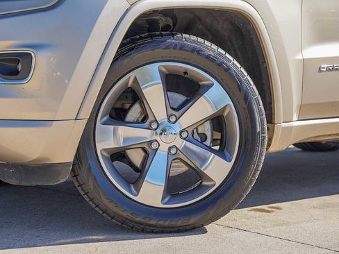 Used 2015 Jeep Grand Cherokee Overland image 2