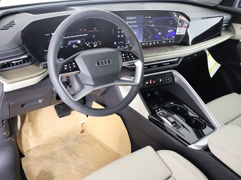 New 2025 Audi Q5 Premium Plus image 2