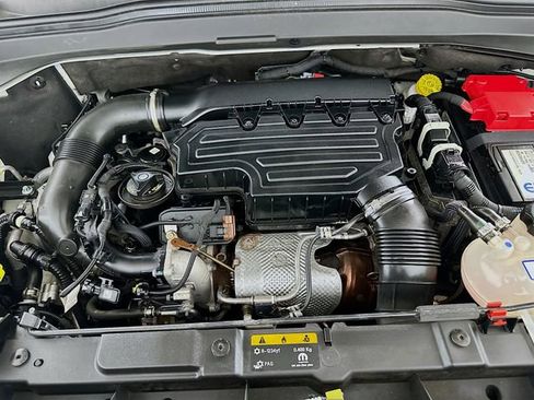 Used 2021 Jeep Renegade Latitude w/ Luxury Group I image 22