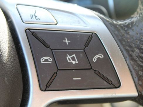 Used 2014 Mercedes-Benz E 350 Sedan image 22