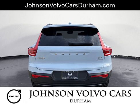 New 2026 Volvo XC40 B4 Plus w/ Climate Package image 4