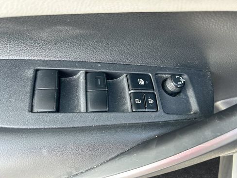Used 2024 Toyota Corolla SE FWD image 12