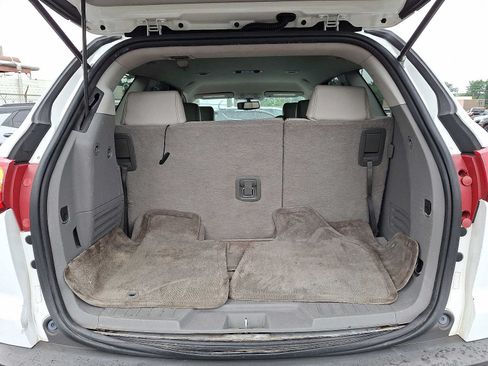 Used 2010 Chevrolet Traverse LT w/ Personal Connectivity Package FWD image 28