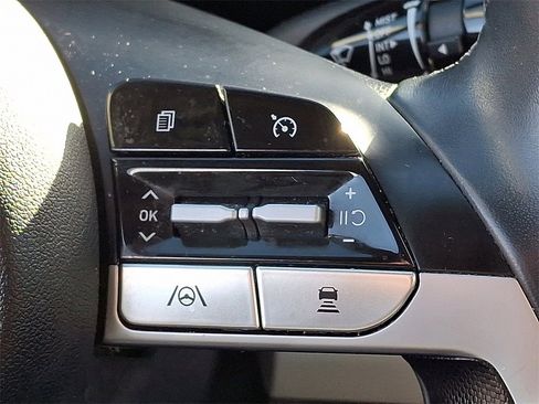 Used 2023 Hyundai Elantra Limited image 24