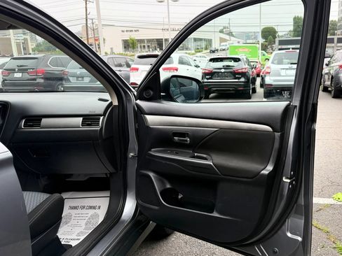 Used 2015 Mitsubishi Outlander ES FWD image 30