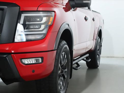 Used 2023 Nissan Titan PRO-4X w/ Pro-4x Convenience Package AWD/4WD image 4