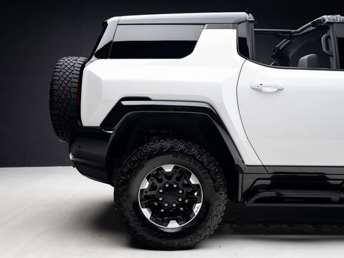 Used 2024 GMC Hummer EV 2X w/ Extreme Off-Road Package AWD/4WD image 39