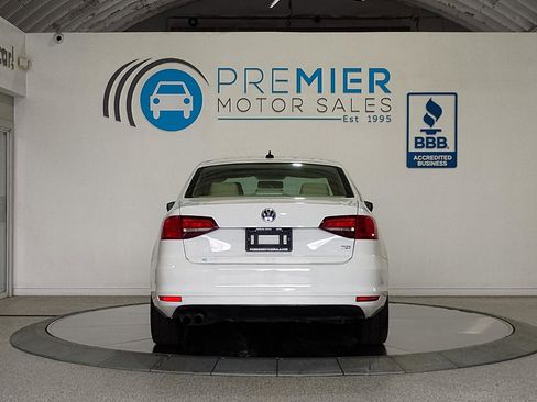 Used 2016 Volkswagen Jetta SE FWD image 38