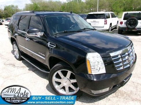 Used 2011 Cadillac Escalade Luxury image 23