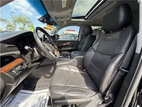 Used 2019 Cadillac Escalade ESV Premium Luxury RWD image 19