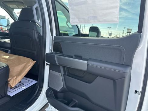 New 2026 Ford F350 4x4 Crew Cab DRW Super Duty image 16