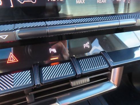 Used 2024 GMC Hummer EV 3X w/ LPO, Illumination Package image 39