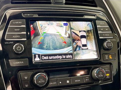 Used 2023 Nissan Maxima SR w/ Sport Mat Group FWD image 14