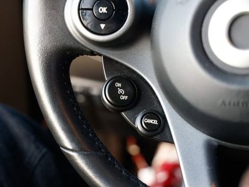 Used 2016 smart fortwo passion image 23