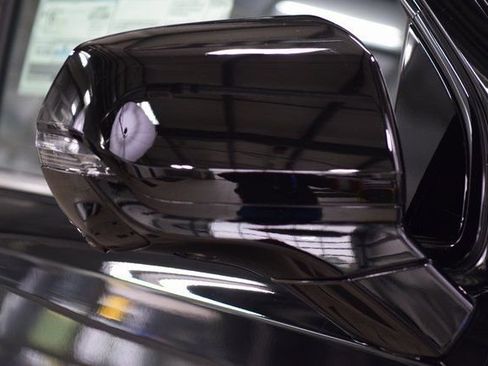 New 2026 Chevrolet Suburban High Country AWD/4WD image 18