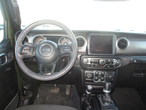 Used 2023 Jeep Wrangler Unlimited Sport image 15