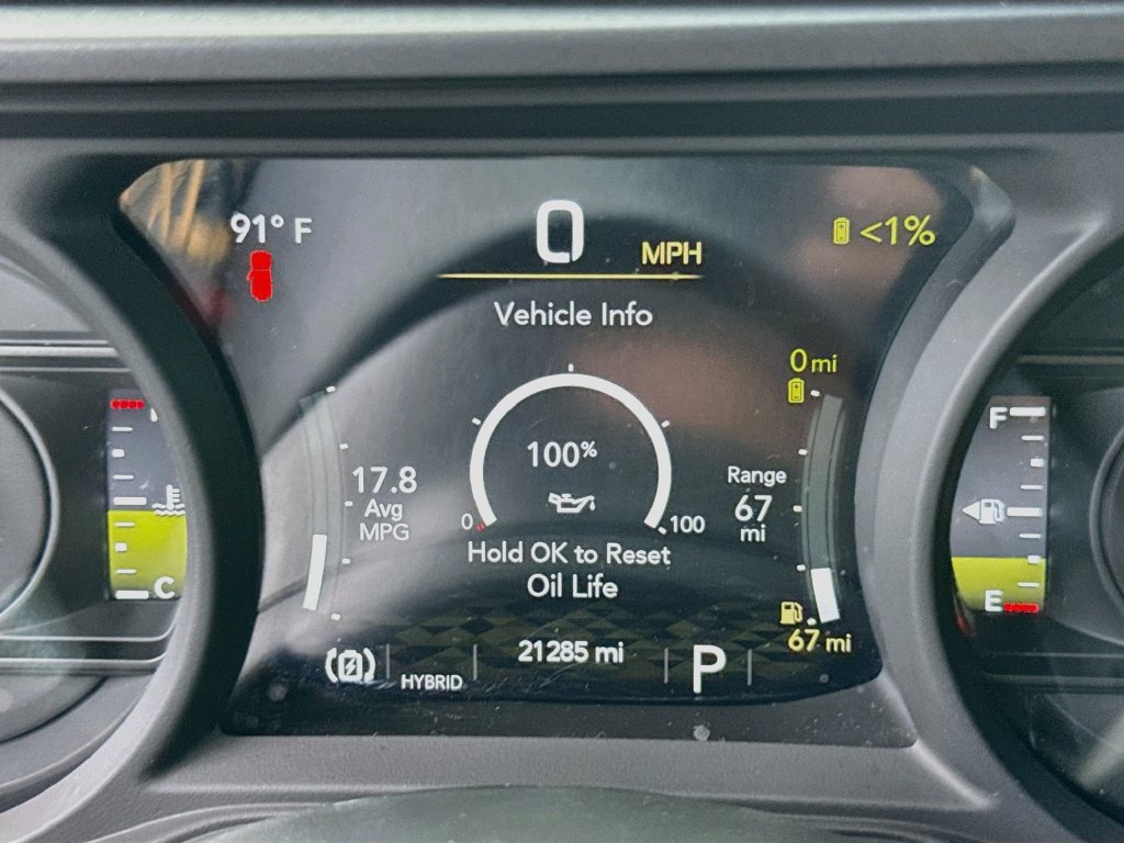 Used 2024 Jeep Wrangler Unlimited w/ Convenience Group AWD/4WD image 13