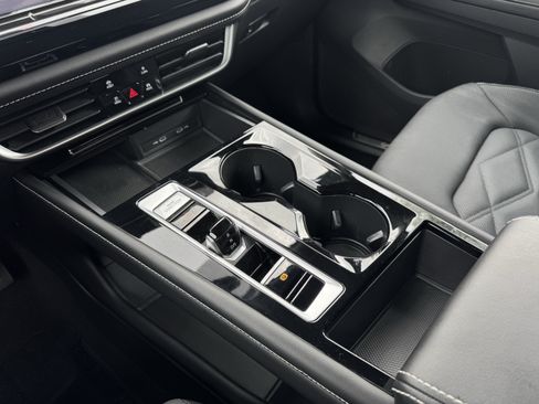 Certified 2024 Volkswagen Atlas SE FWD image 25